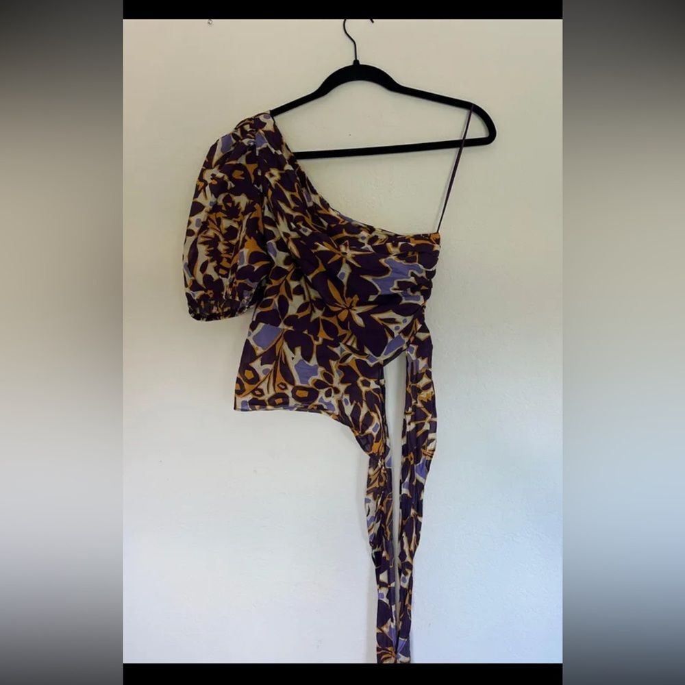 Olivaceous floral one shoulder top small